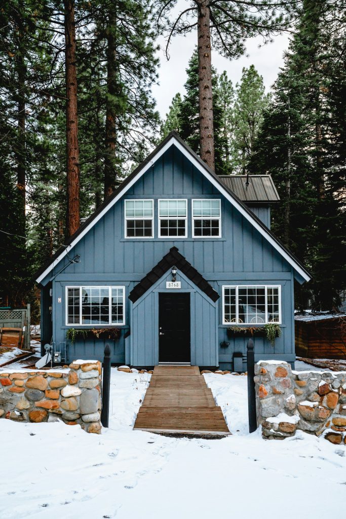 The blue house at the Leesburg